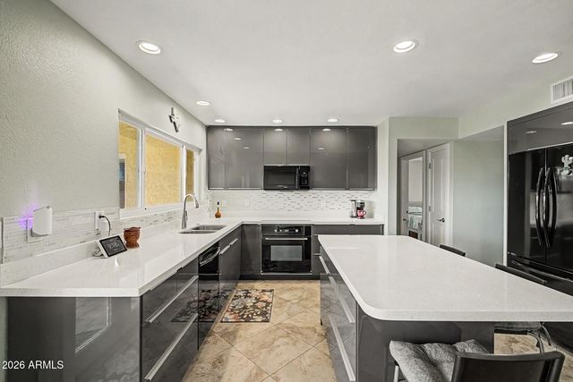 6221 N 21ST Drive, Phoenix, AZ 85015