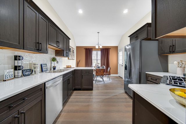 736 Cinnamon Teal Court, Hobart, IN 46342
