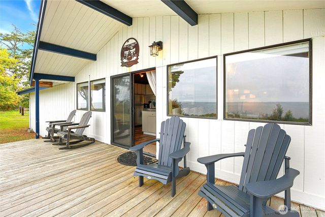 1968 State Route 105, Aberdeen, WA 98520