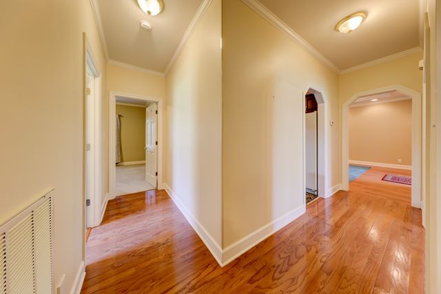 629 Mobley Rd, Clarksville, TN 37043