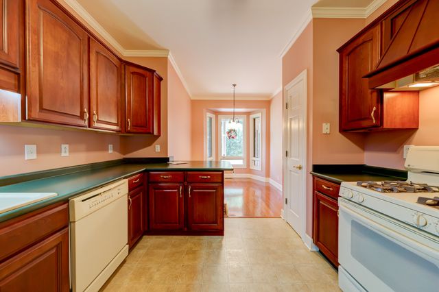 629 Mobley Rd, Clarksville, TN 37043