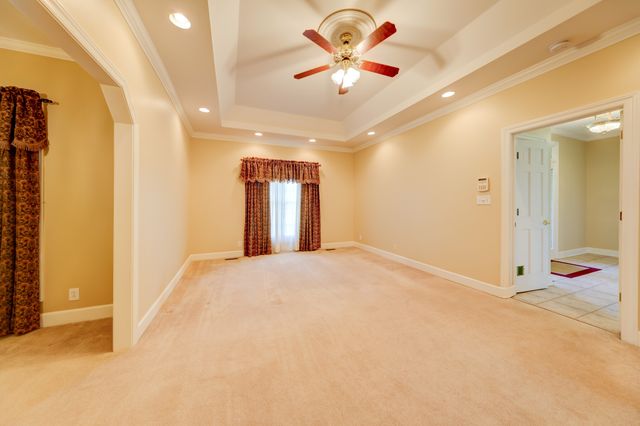 629 Mobley Rd, Clarksville, TN 37043
