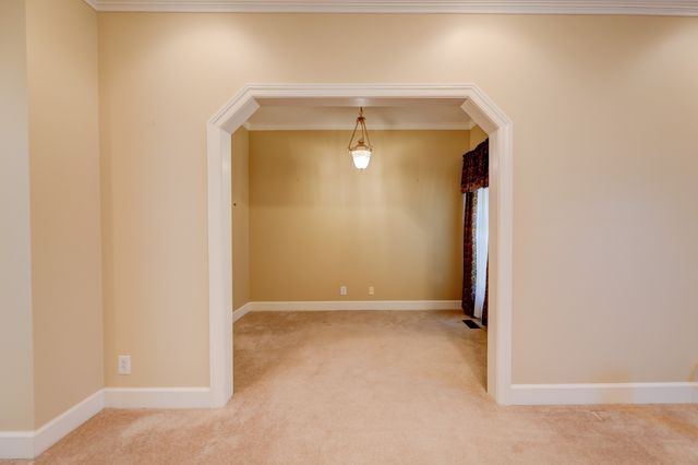 629 Mobley Rd, Clarksville, TN 37043