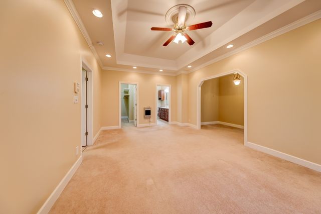 629 Mobley Rd, Clarksville, TN 37043