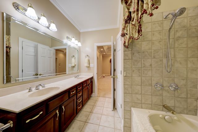 629 Mobley Rd, Clarksville, TN 37043