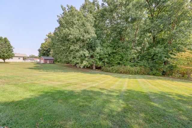629 Mobley Rd, Clarksville, TN 37043
