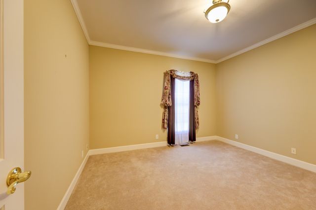 629 Mobley Rd, Clarksville, TN 37043