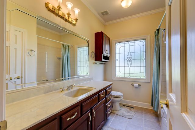 629 Mobley Rd, Clarksville, TN 37043