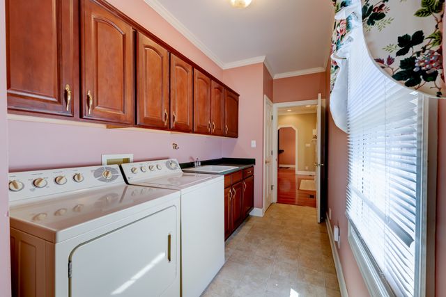 629 Mobley Rd, Clarksville, TN 37043