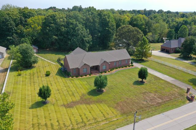 629 Mobley Rd, Clarksville, TN 37043