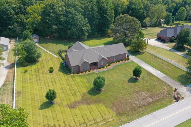 629 Mobley Rd, Clarksville, TN 37043