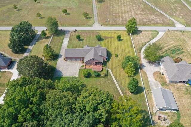629 Mobley Rd, Clarksville, TN 37043