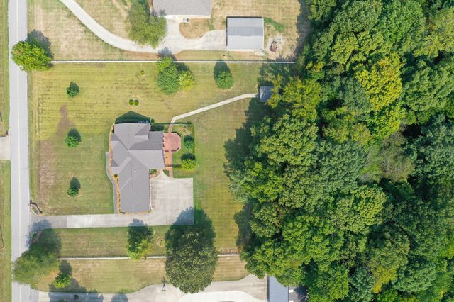 629 Mobley Rd, Clarksville, TN 37043