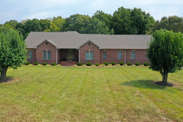 629 Mobley Rd, Clarksville, TN 37043