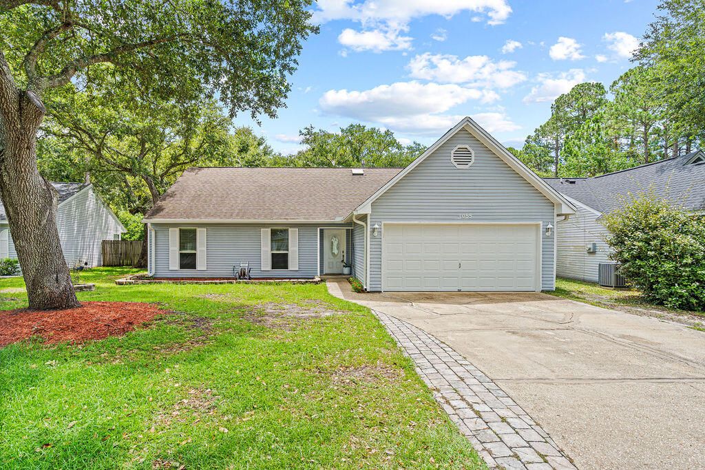 Image 1 of property listing at 1055 Emerald Lane, Fort Walton Beach, FL 32547