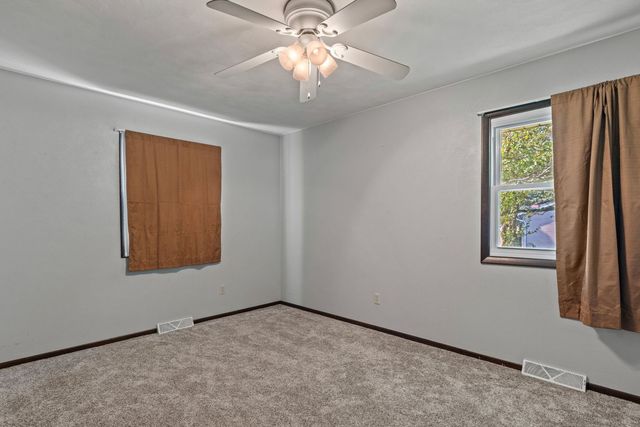 25 WOODCREST Drive, Geneseo, IL 61254