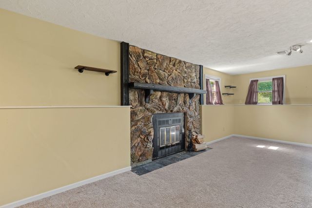 25 WOODCREST Drive, Geneseo, IL 61254