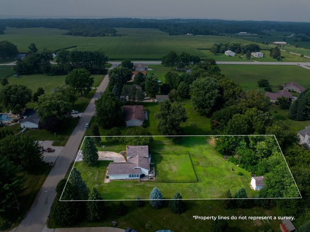 25 WOODCREST Drive, Geneseo, IL 61254