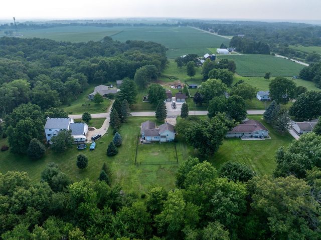 25 WOODCREST Drive, Geneseo, IL 61254
