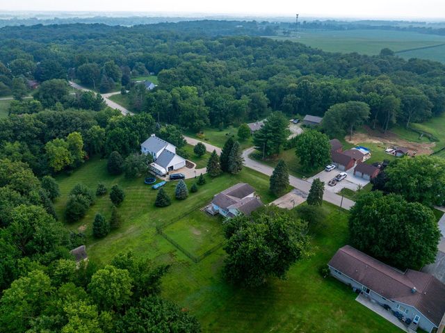 25 WOODCREST Drive, Geneseo, IL 61254