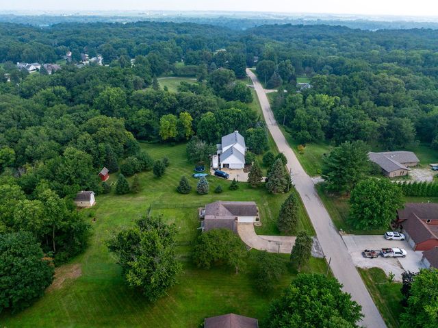 25 WOODCREST Drive, Geneseo, IL 61254