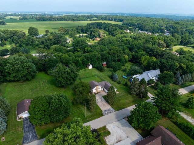 25 WOODCREST Drive, Geneseo, IL 61254