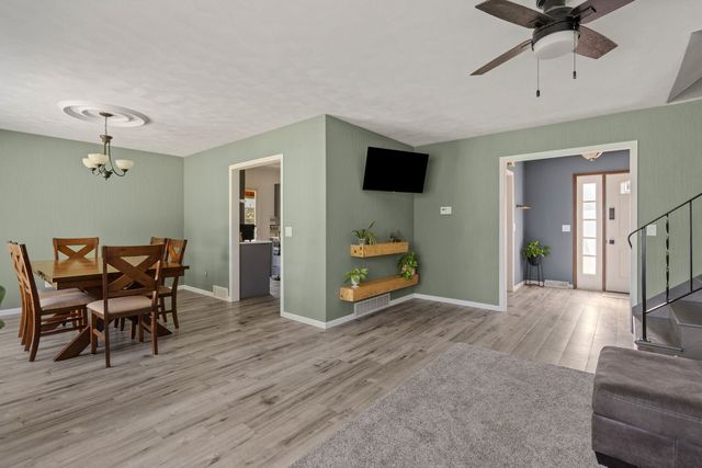 25 WOODCREST Drive, Geneseo, IL 61254