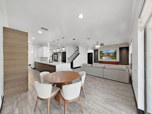 2202 LANDSIDE DRIVE, Valrico, FL 33594