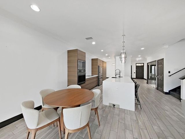 2202 LANDSIDE DRIVE, Valrico, FL 33594