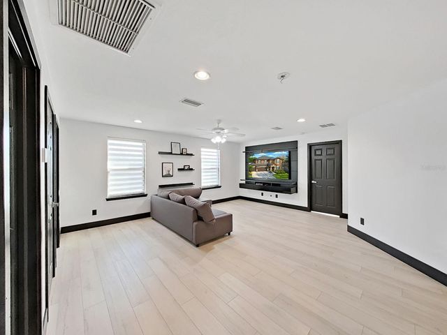 2202 LANDSIDE DRIVE, Valrico, FL 33594