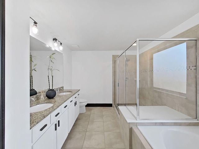 2202 LANDSIDE DRIVE, Valrico, FL 33594