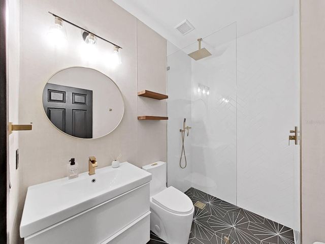 2202 LANDSIDE DRIVE, Valrico, FL 33594