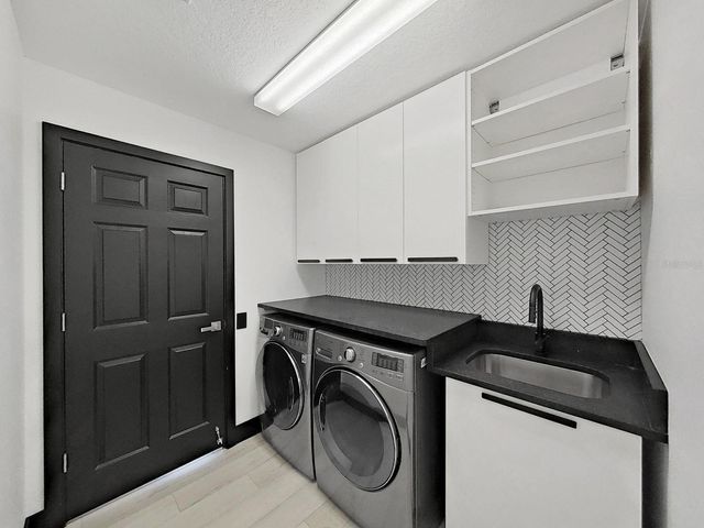 2202 LANDSIDE DRIVE, Valrico, FL 33594