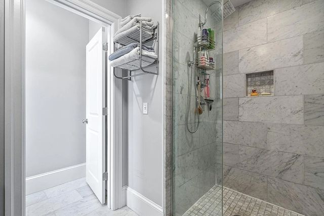 858 E 2nd St 7, Boston, MA 02127