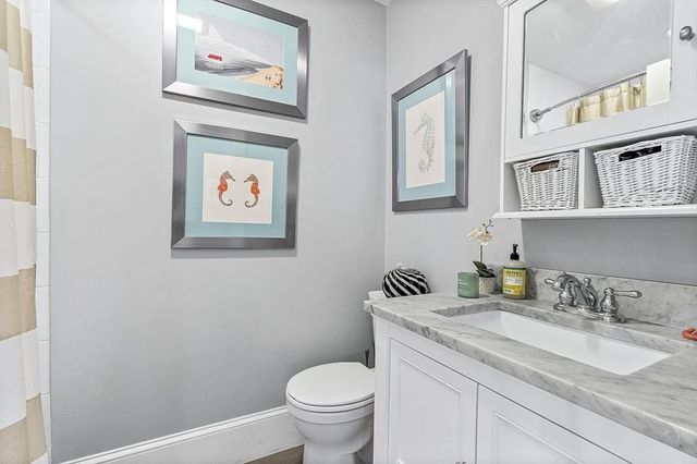 858 E 2nd St 7, Boston, MA 02127