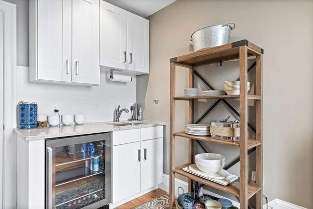 858 E 2nd St 7, Boston, MA 02127