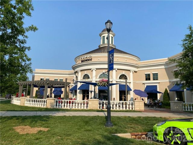 6434 Raffia Road, Charlotte, NC 28277