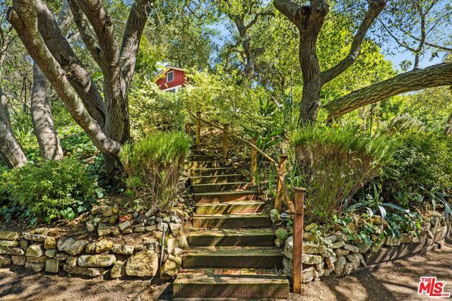 21042 Entrada Road, Topanga (los Angeles), CA 90290