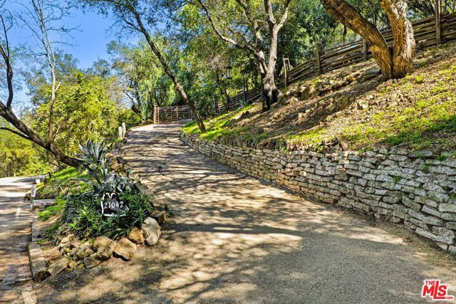 21042 Entrada Road, Topanga (los Angeles), CA 90290
