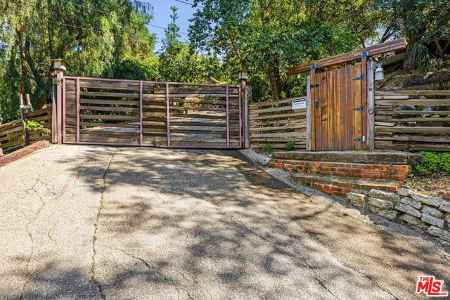 21042 Entrada Road, Topanga (los Angeles), CA 90290