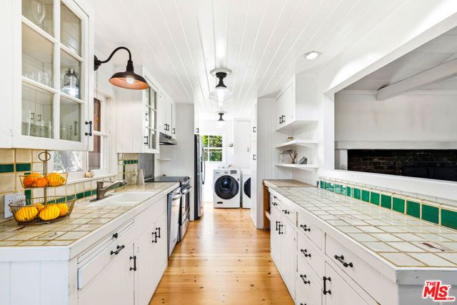21042 Entrada Road, Topanga (los Angeles), CA 90290