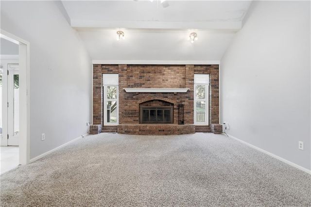1128 NE Columbus Street, Lee's Summit, MO 64086