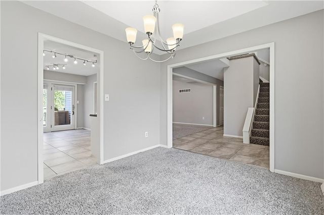 1128 NE Columbus Street, Lee's Summit, MO 64086