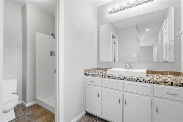 1128 NE Columbus Street, Lee's Summit, MO 64086
