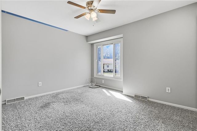 1128 NE Columbus Street, Lee's Summit, MO 64086