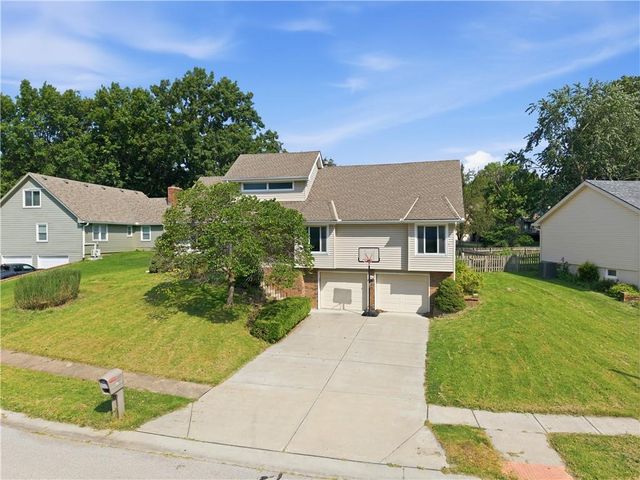 1128 NE Columbus Street, Lee's Summit, MO 64086