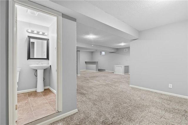 1128 NE Columbus Street, Lee's Summit, MO 64086