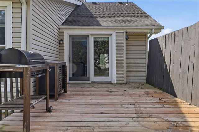 1128 NE Columbus Street, Lee's Summit, MO 64086