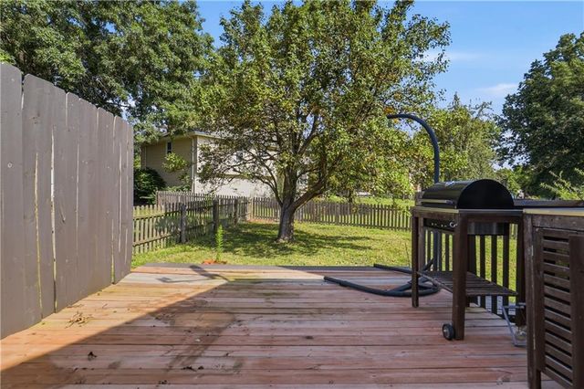 1128 NE Columbus Street, Lee's Summit, MO 64086