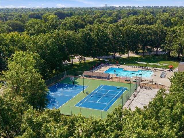 1128 NE Columbus Street, Lee's Summit, MO 64086